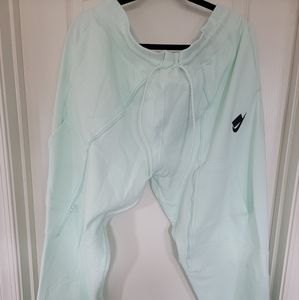 Nike women's joggers size XL